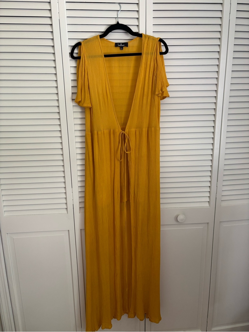 Lulu’s golden yellow maxi dress - Picture 3 of 3